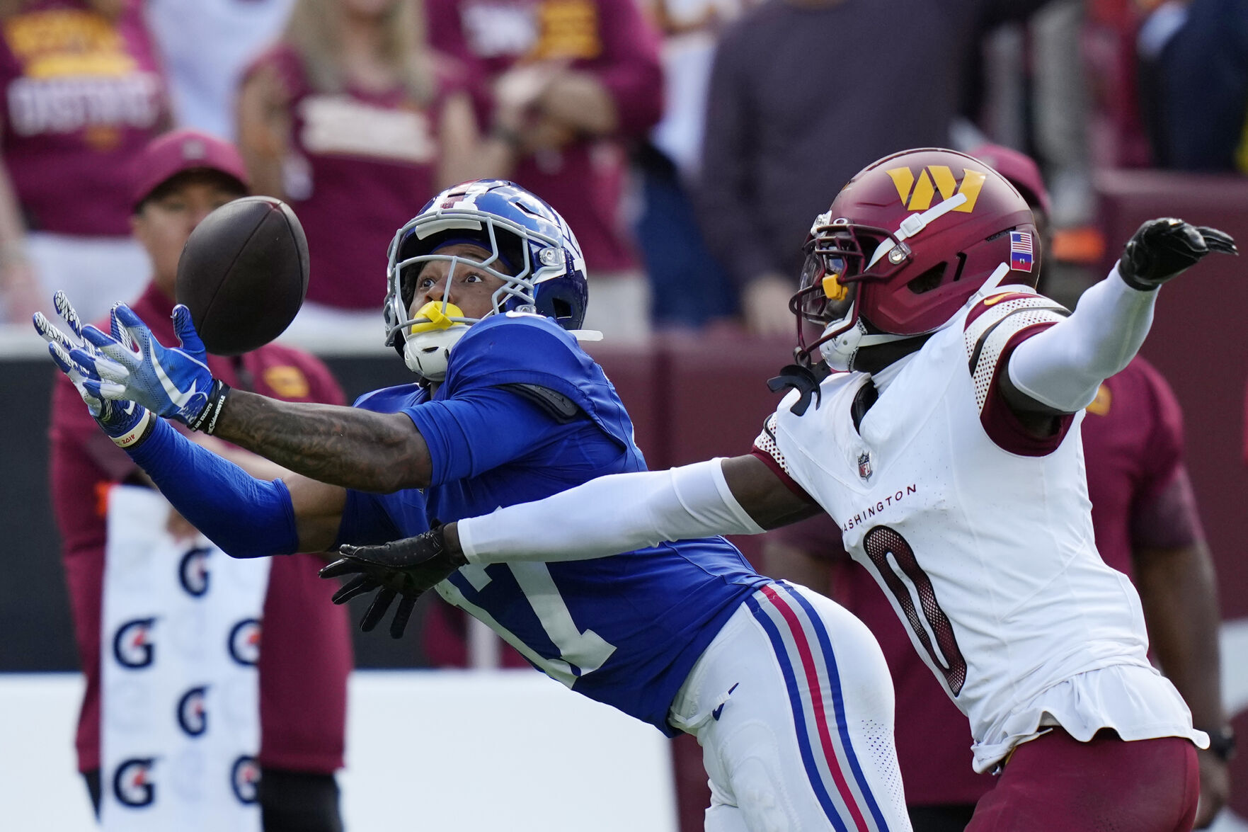 APTOPIX Giants Commanders Football